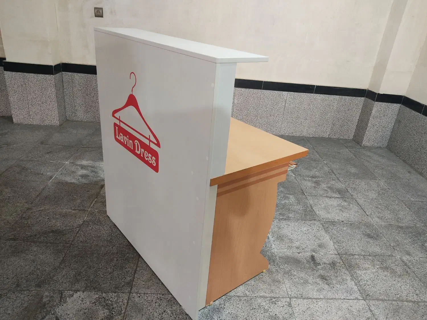 میز تحریر و پیشخوان|میز تحریر و کامپیوتر|میاندوآب, |دیوار