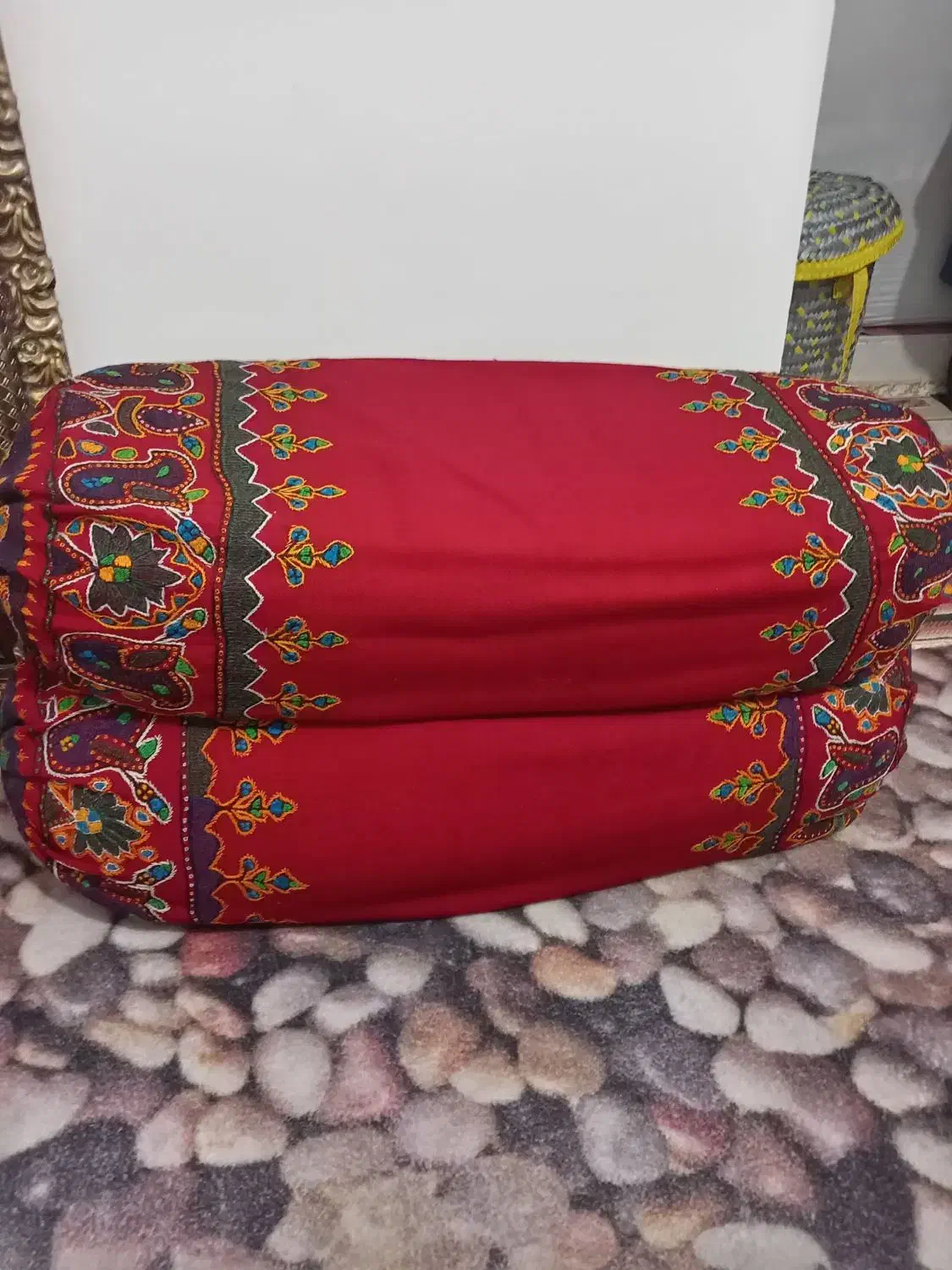 بالشت سنتی|رختخواب، بالش، پتو|بومهن, |دیوار