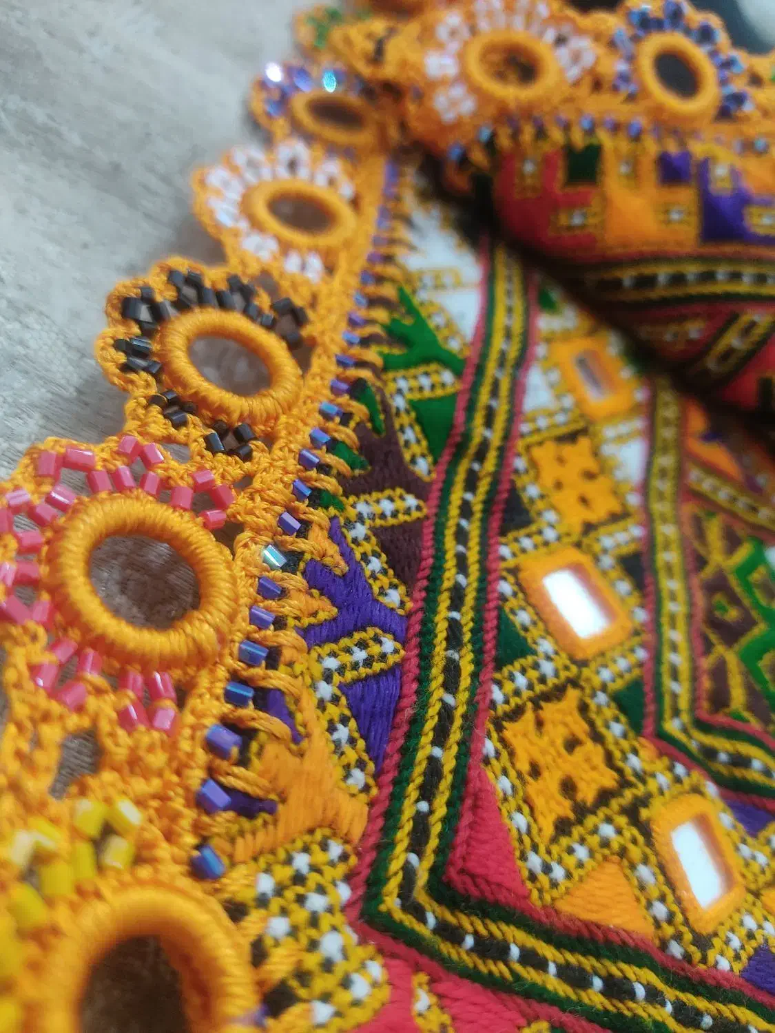 کریشی شیک|لباس|خاش, |دیوار