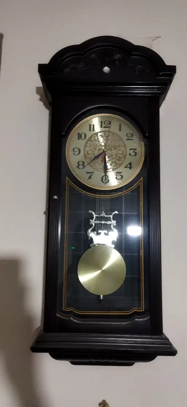 ساعت دیواری|ساعت دیواری و تزئینی|صحنه, |دیوار