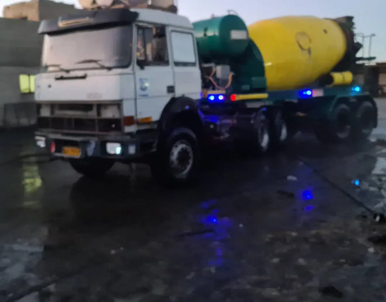 تراک میکسر اویکو ۳۳۰ و ۳۸۰|خودرو سنگین|اصفهان, اطشاران|دیوار