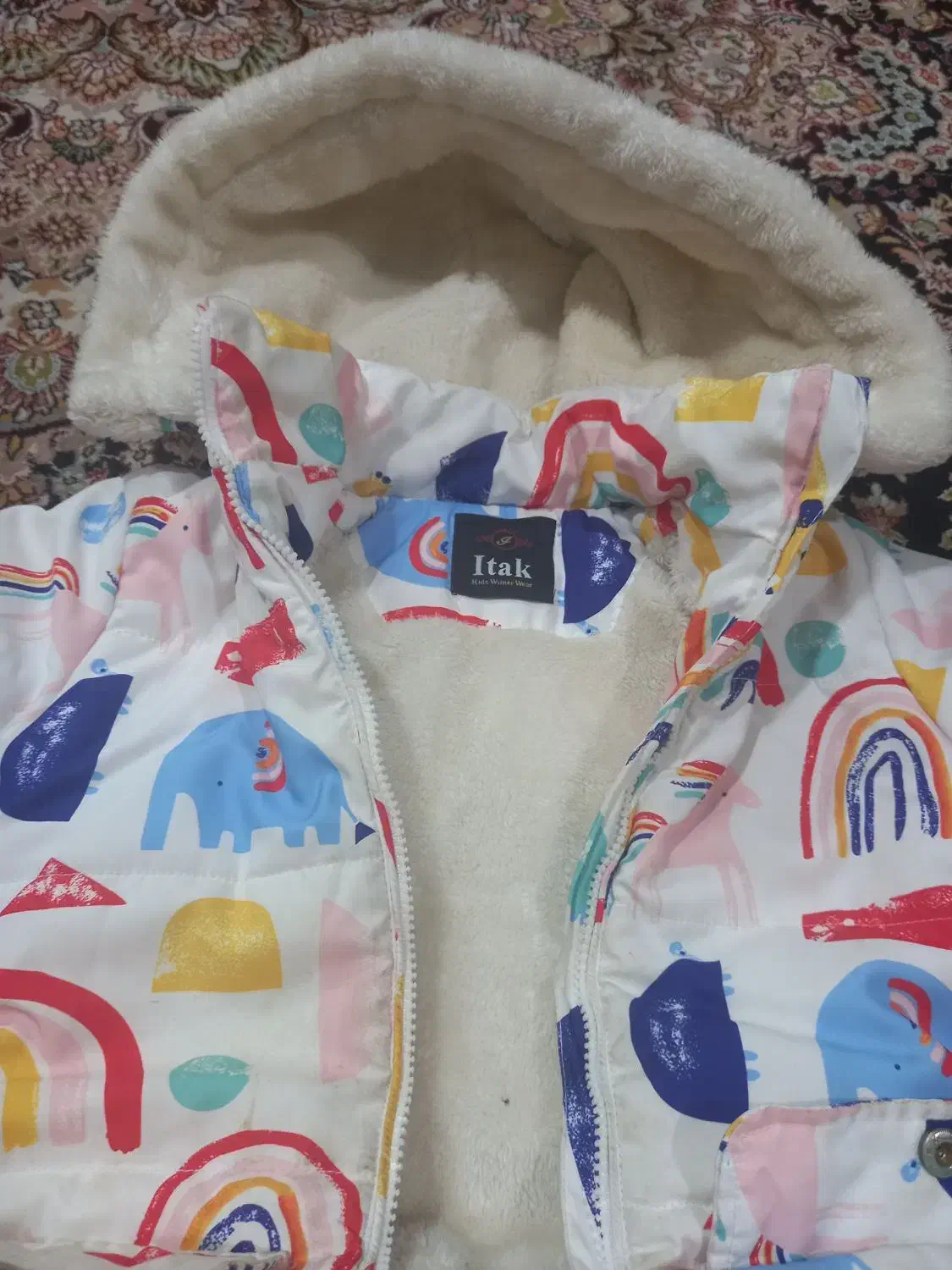 کاپشن مناسب ۴ تا ۷ سال|کفش و لباس بچه|شاهینشهر, اقبال لاهوری|دیوار