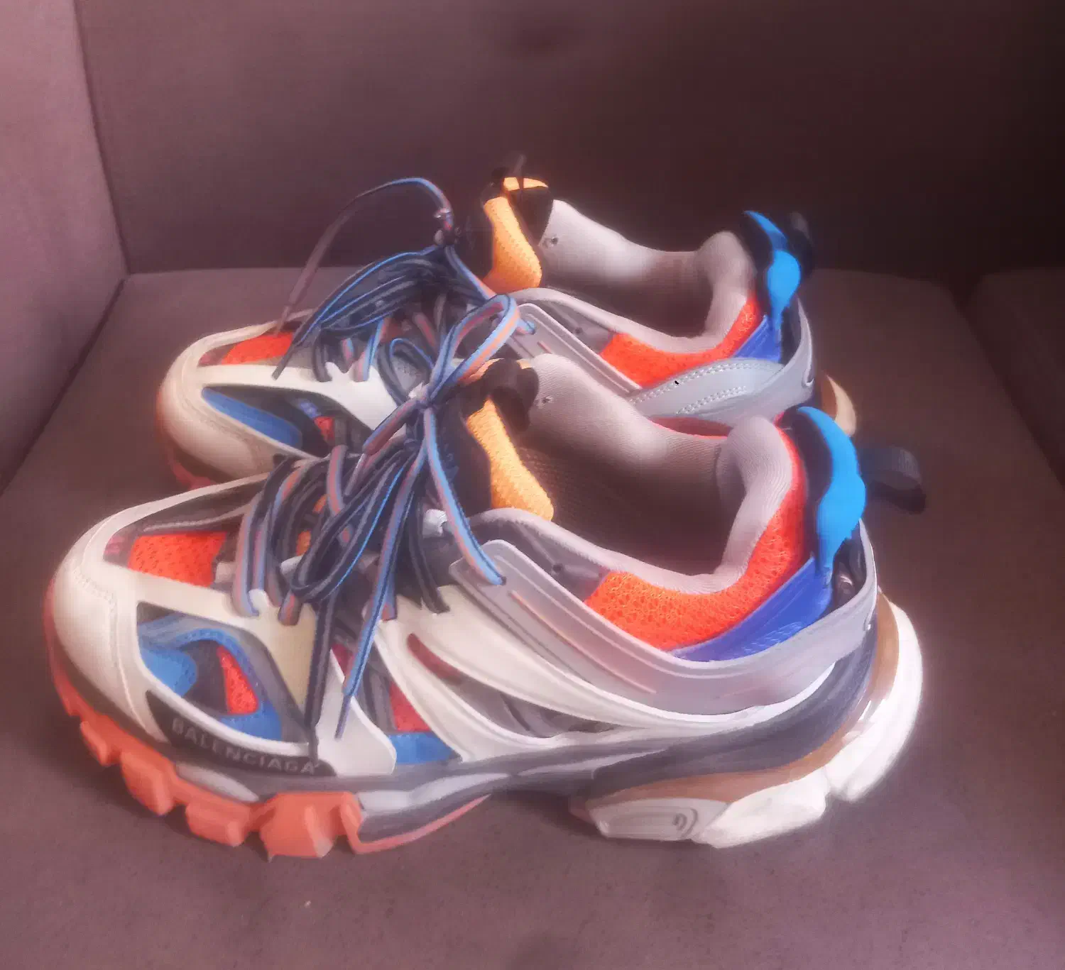 کتونی جردن امیری و بالنسیاگا خارجی|کیف، کفش، کمربند|ساری, |دیوار