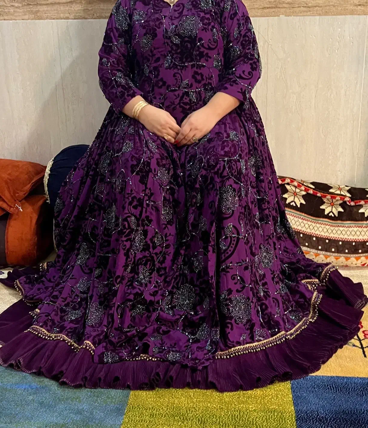 لباس محلی بنفشدر حد نو|لباس|دوگنبدان, |دیوار