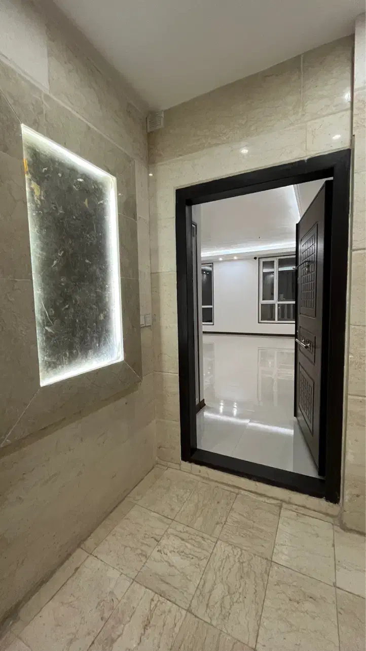 فروش واحد۱۰۰متری نقل نوساز لوکیشن عالی  شهرک فجر|فروش آپارتمان|ورامین, شهرک فجر|دیوار