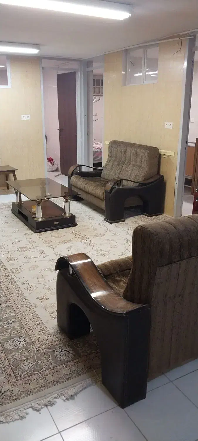 مکان مبله زیرزمین جهت مسکونی و... روزانه ساعتی|اجارهٔ کوتاهمدت دفتر کار و فضای آموزشی|شیراز, شهرک گلستان|دیوار