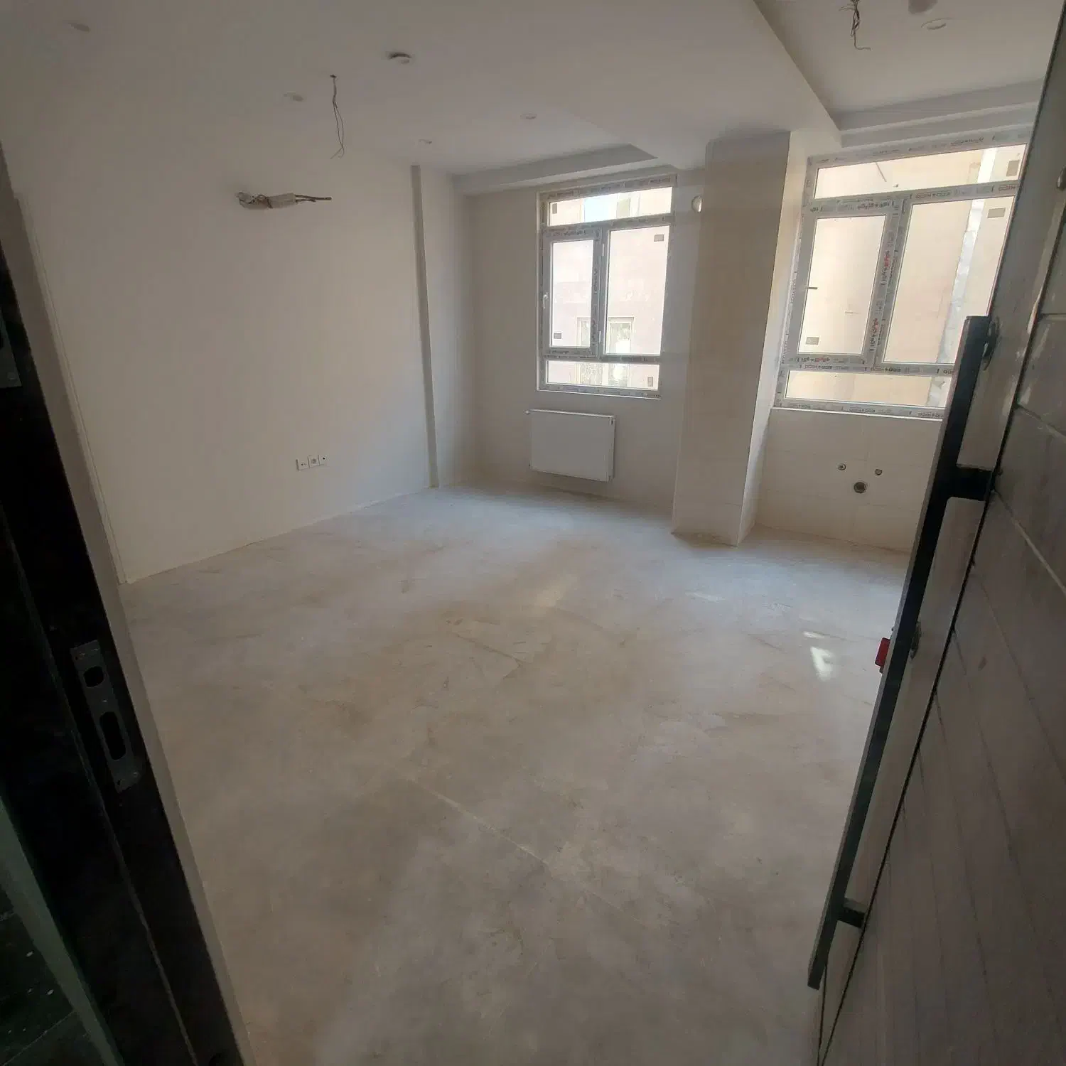 ۳۵ متر کلید نخورده با پارکینگ مزاحم