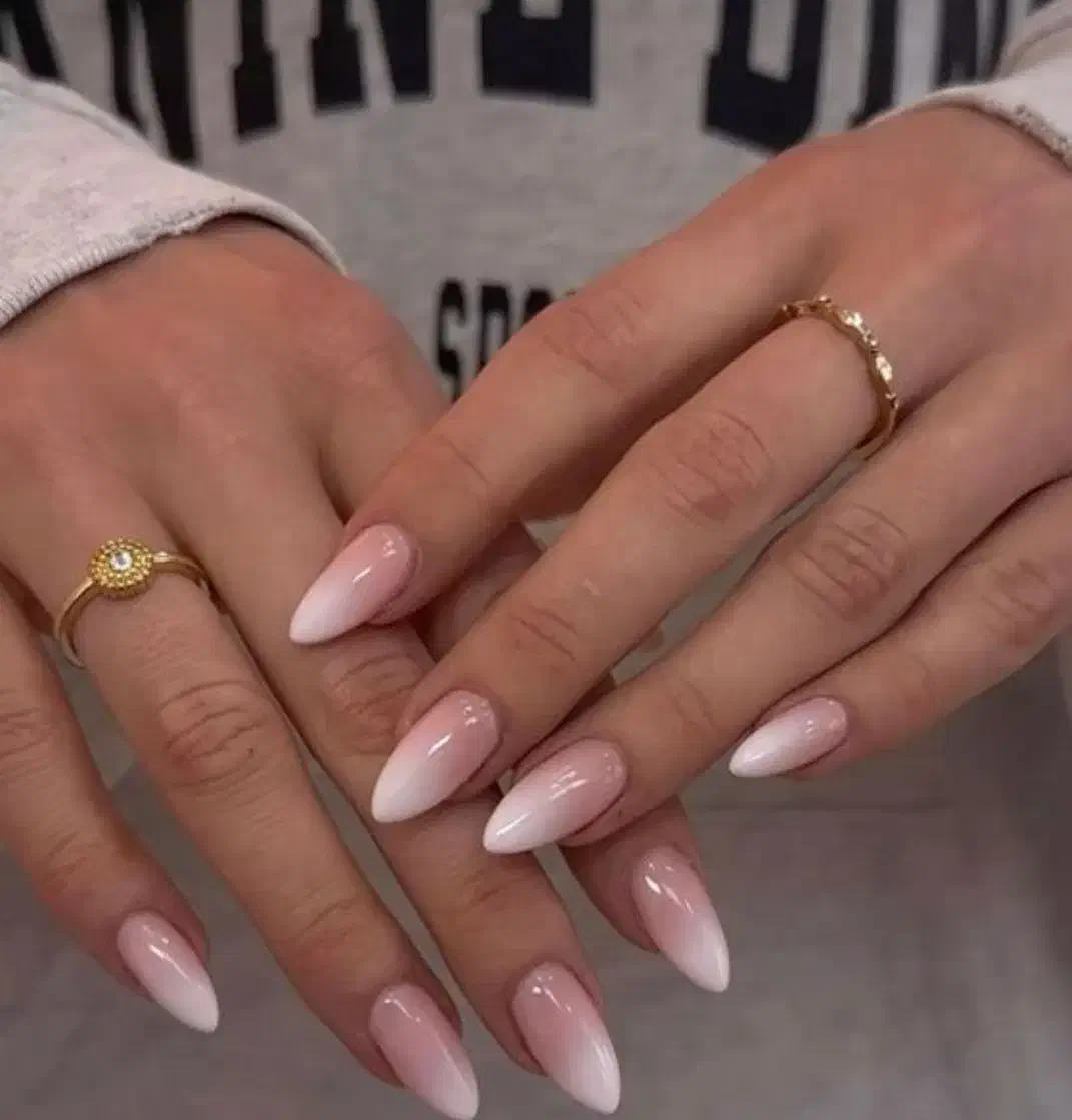 خدمات کاشت ناخون فقط ۲۵۰|خدمات آرایشگری و زیبایی|خوی, |دیوار