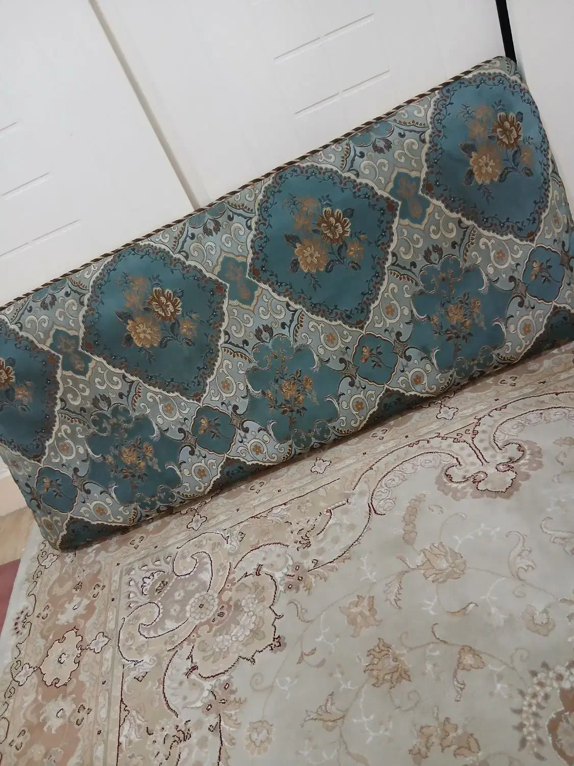 پشتی|پشتی|اهواز, زیتون کارگری|دیوار