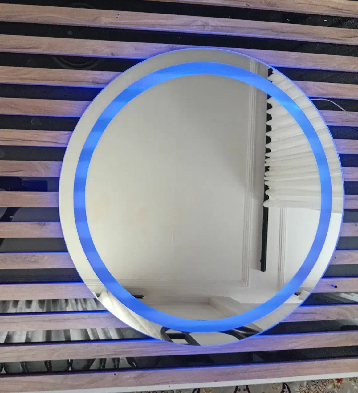 حراج استسنائی آینه های دفرمه و چراغ دار|آینه|قم, زاد|دیوار