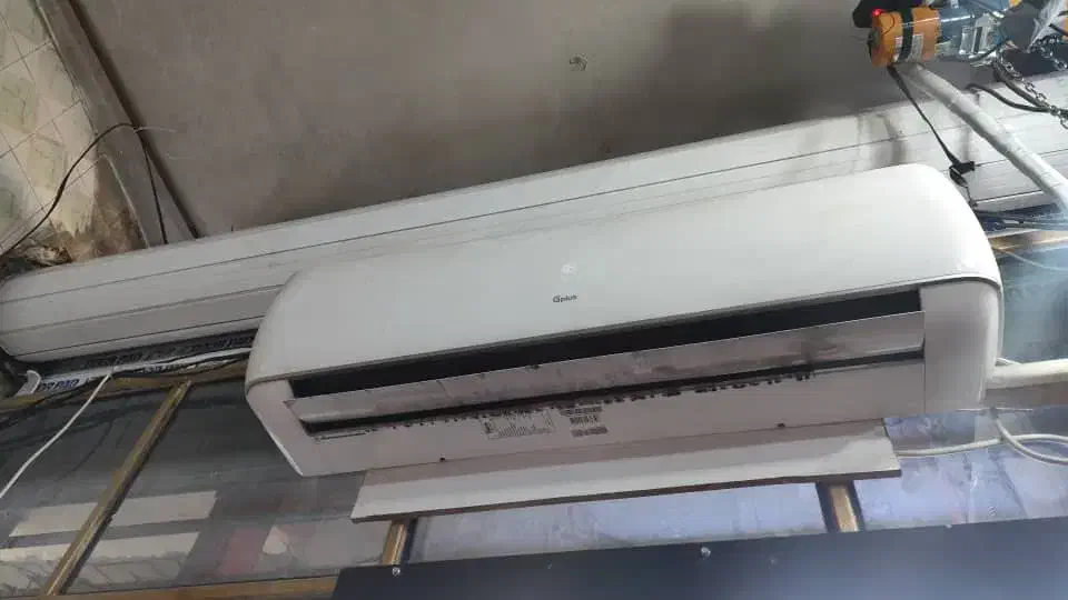 اسپیلت|کولر گازی و فنکوئل|شیراز, کوشک میدان|دیوار