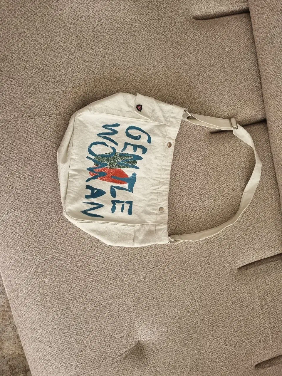 نقاشی روی پارچه و خیاط نیازمندم|خدمات پیشه و مهارت|ساوه, |دیوار