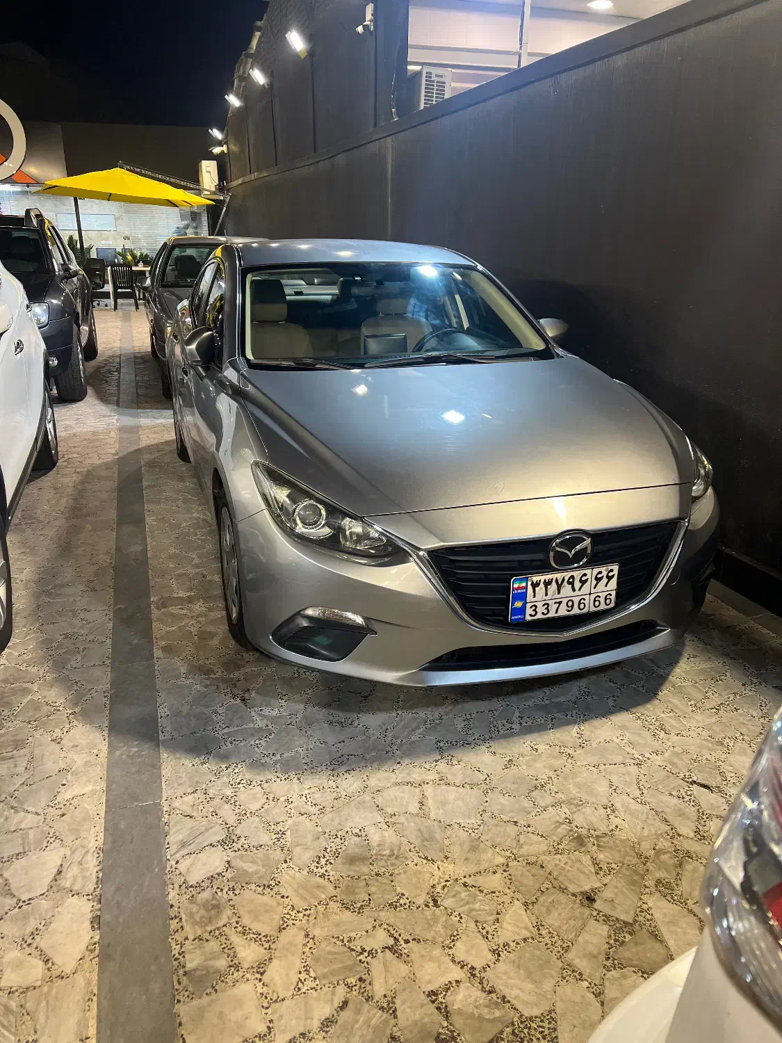 مزدا ۳نیو منطقه ۲۰۱۵|خودرو سواری و وانت|رشت, کوی امام رضا|دیوار