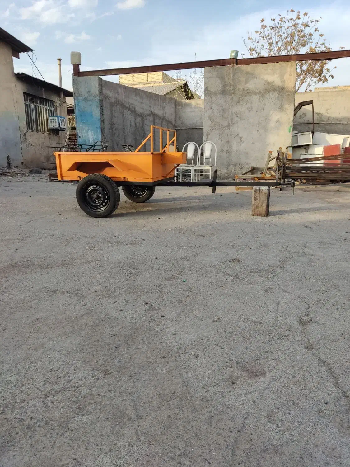 تریلی گلتیواتور|ماشین‌آلات صنعتی|میانه, |دیوار