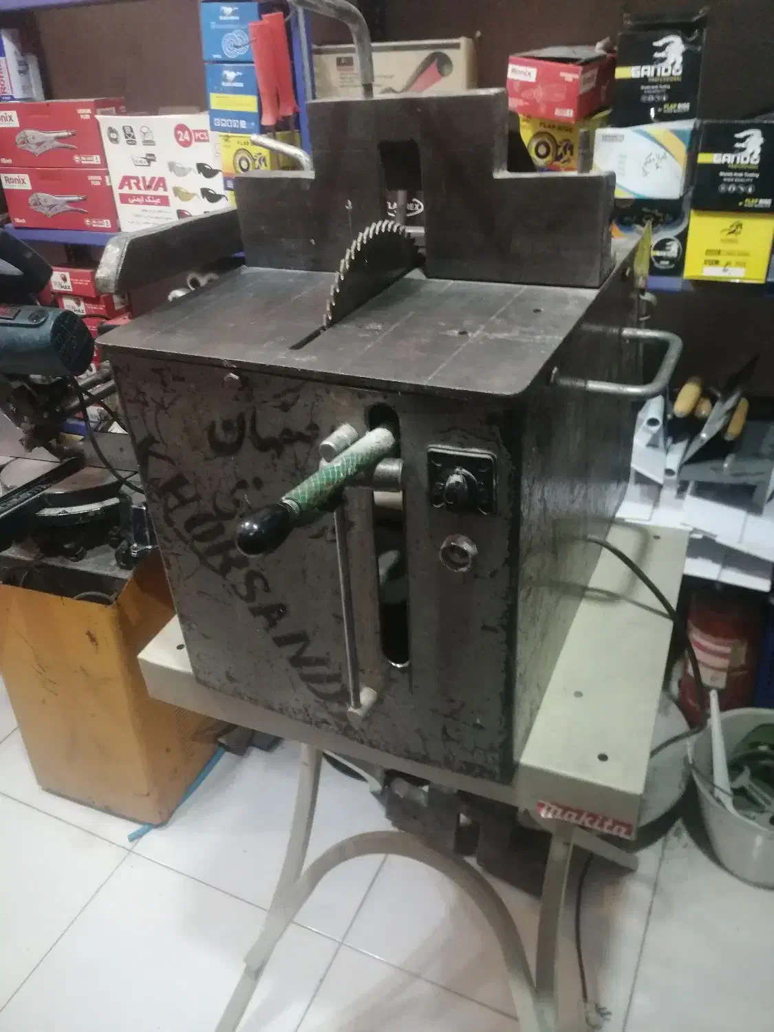 فارسی بر خرسندی، تیغ 25 و 30، تمیز|ماشین‌آلات صنعتی|اصفهان, جاوان|دیوار