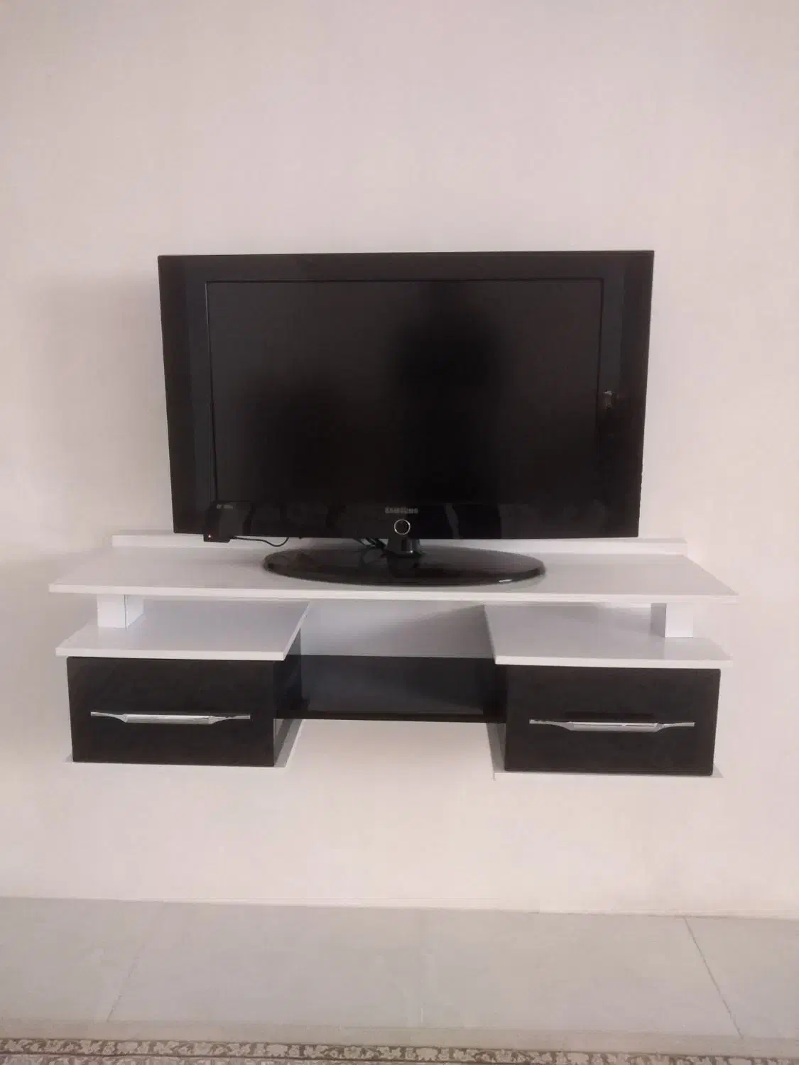 میز تی وی کتابخانه میز تحریر وجا لباسی|کتابخانه، شلف، قفسه‌های دیواری|نسیم‌شهر, |دیوار