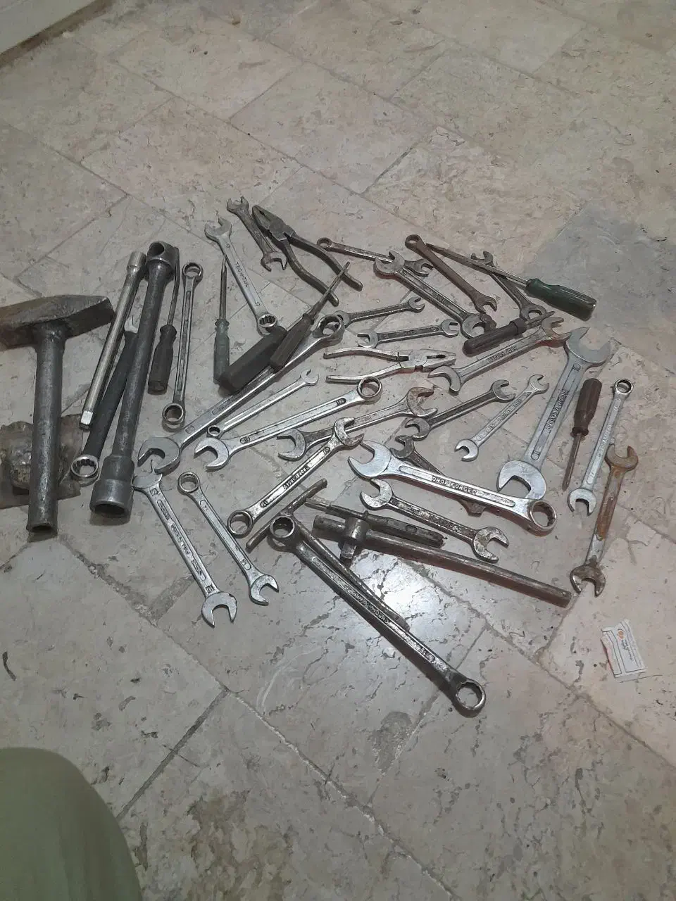 تعدادی آچار|ابزارآلات|ری, علایین|دیوار
