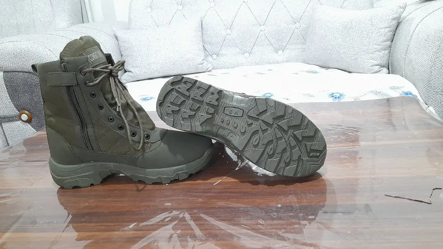 پوتین مردانه|کیف، کفش، کمربند|میانه, |دیوار