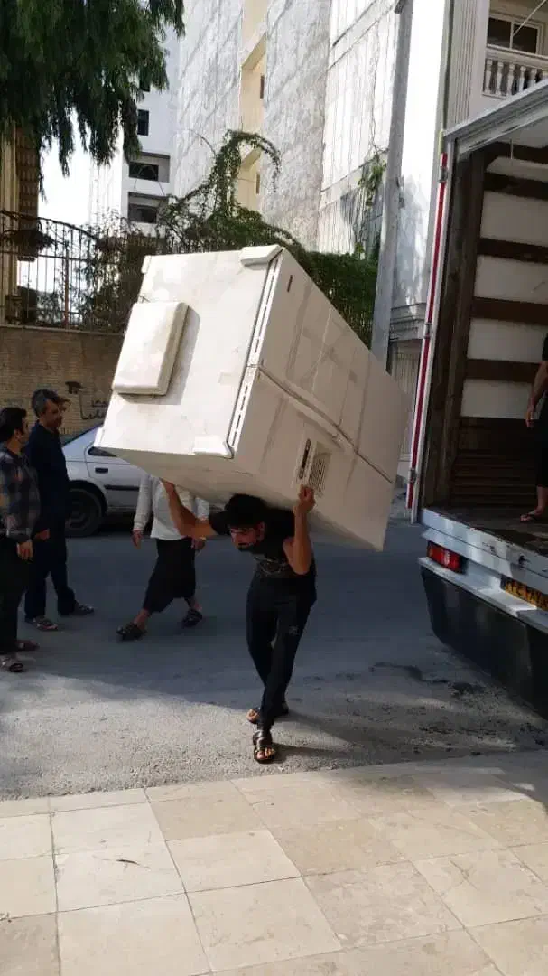 اتوبارحمل بار اسباب کشی منزل باکارگرباماشین ایسوزو|خدمات حمل و نقل|بندرعباس, |دیوار