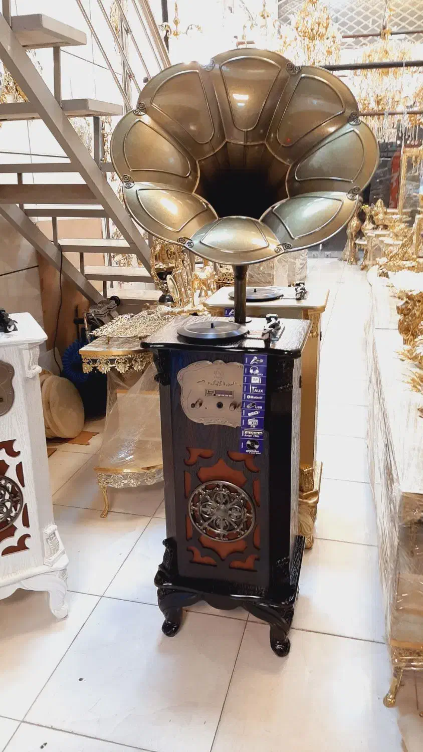 گرامافون مبله بزرگ قهوه ای طلا سفید کرم برنز سوگلی|سیستم صوتی خانگی|زنجان, |دیوار