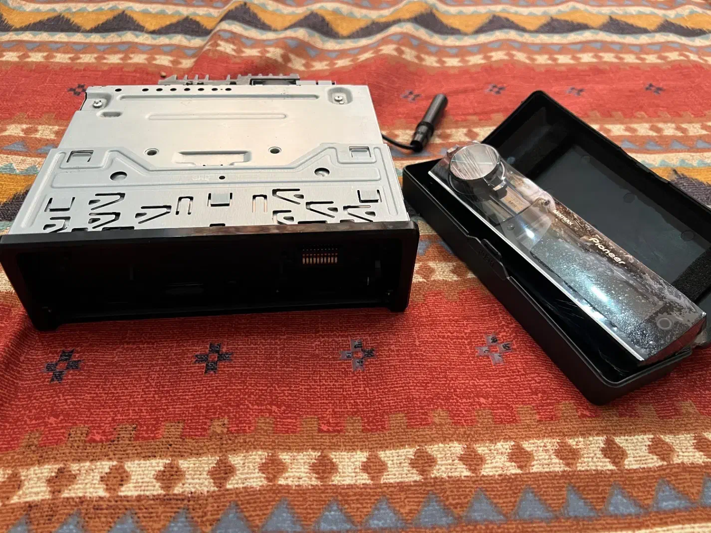 ضبط بلوتوثی پایونیر ۶ خروجه مدل 9650BT نونو|قطعات یدکی و لوازم جانبی|تهران, تختی|دیوار