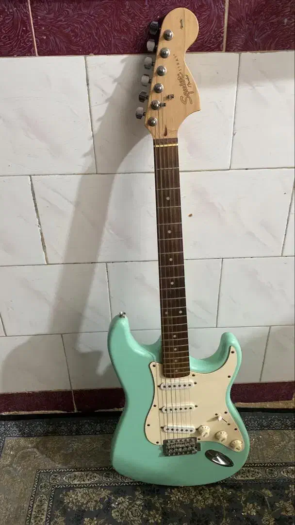 تره تمیز ۲ ماه خریده شده کلا ۱ ماه کار کرده|گیتار، بیس، امپلیفایر|آبادان, |دیوار