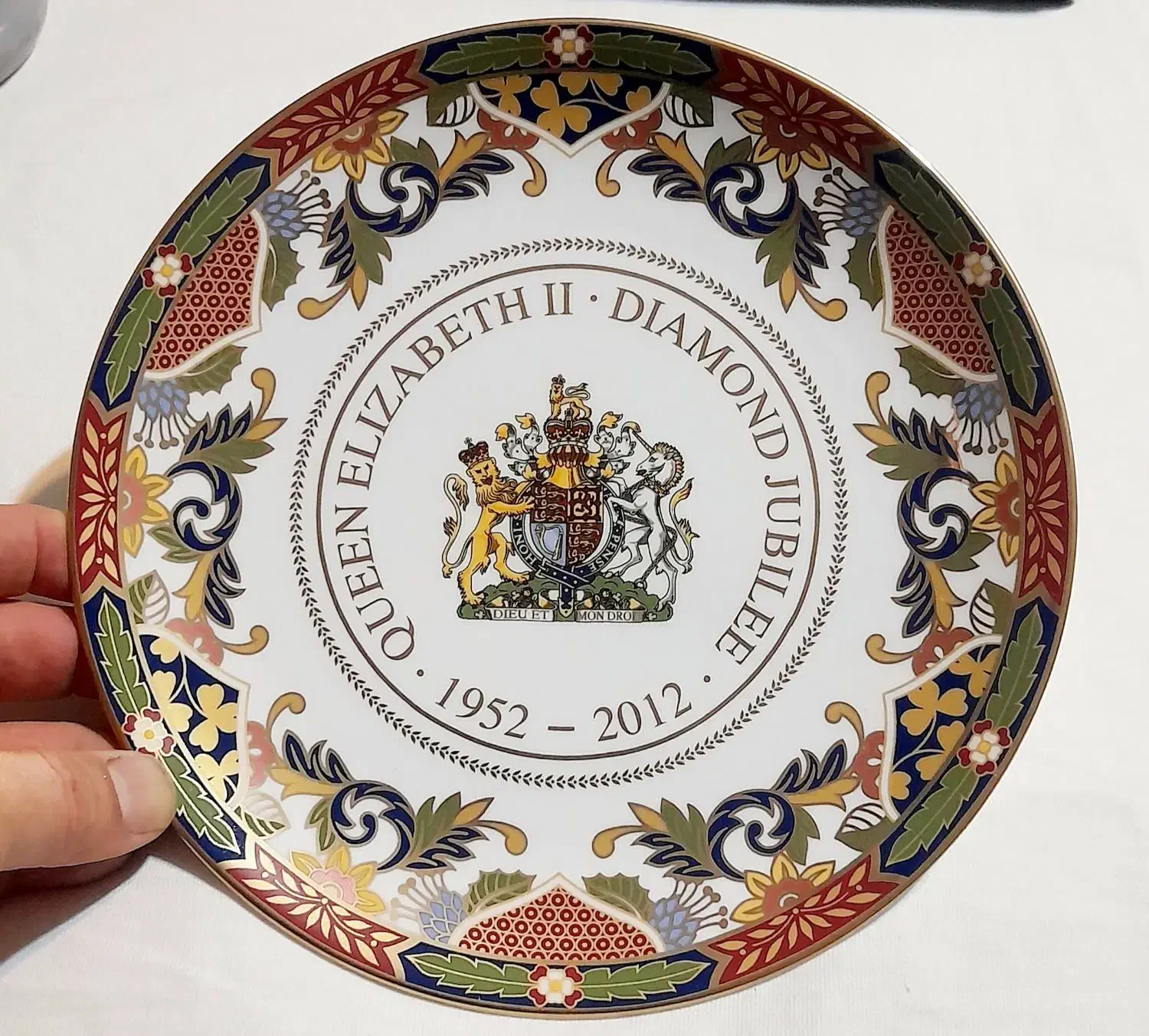 بشقاب یادبود ملکه الیزابت|کلکسیون اشیاء عتیقه|شیراز, فرگاز|دیوار