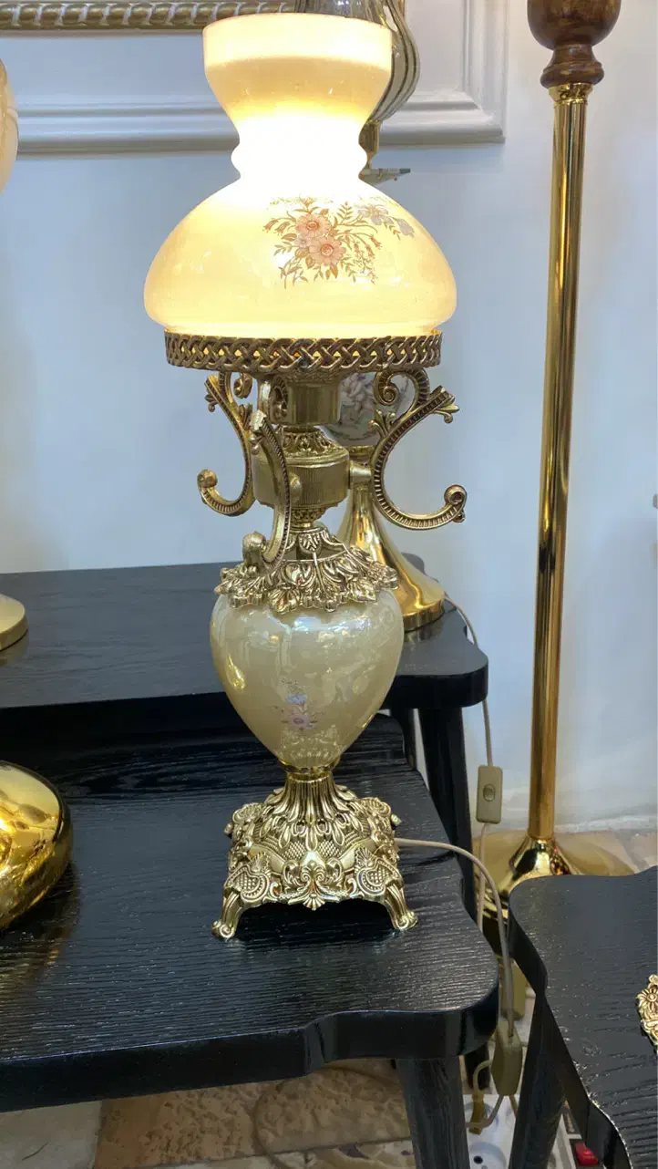 شمعدان و آباژور|چراغ خواب و آباژور|مشهد, امام خمینی|دیوار