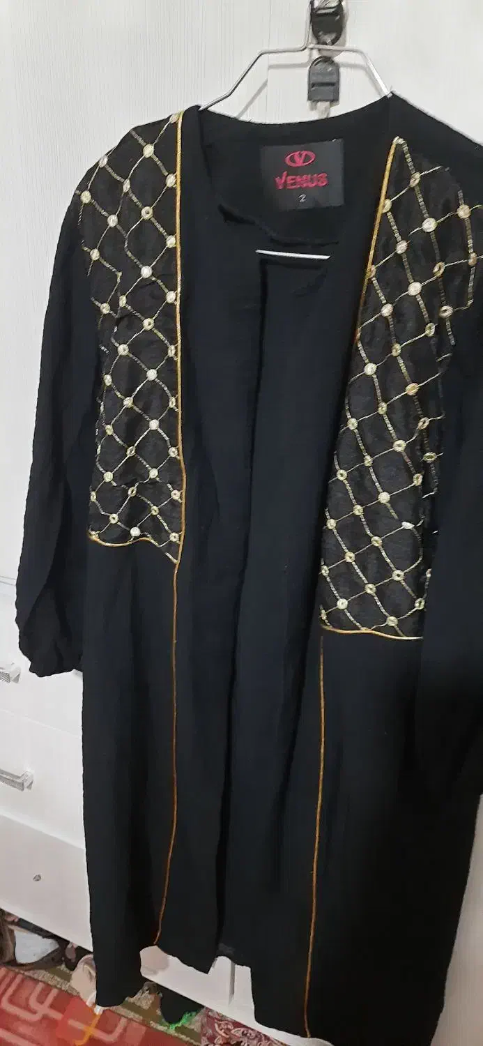 لباس مجلسی|لباس|قم, وادی السلام|دیوار