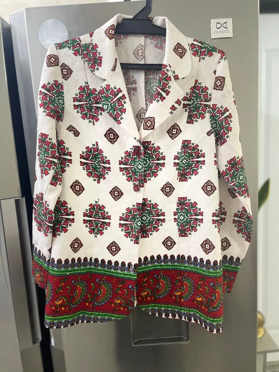 مانتو|لباس|قم, ولیعصر|دیوار