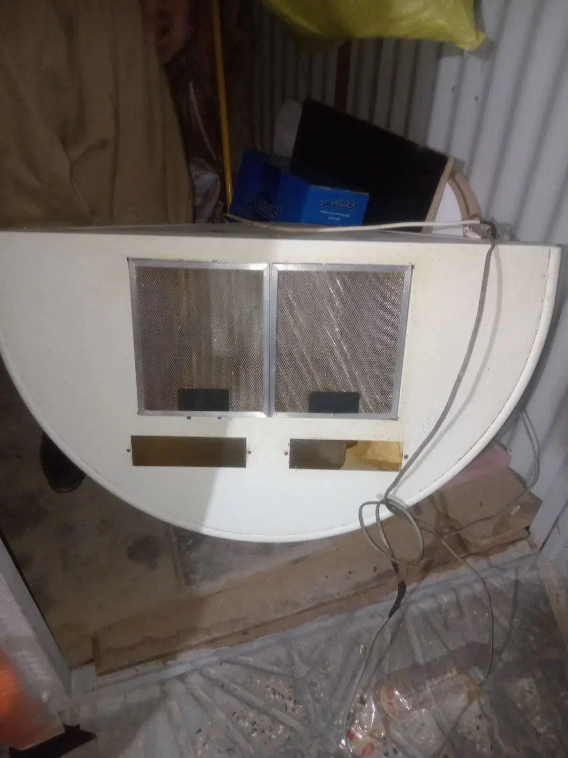 هود و سینگ یک سال کار|هود|ایلام, |دیوار