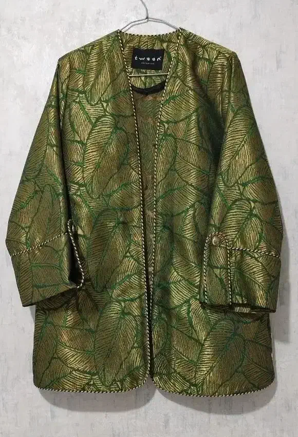 دو عدد مانتو ژاکارد مزون دوز در حد نو|لباس|الوند, |دیوار