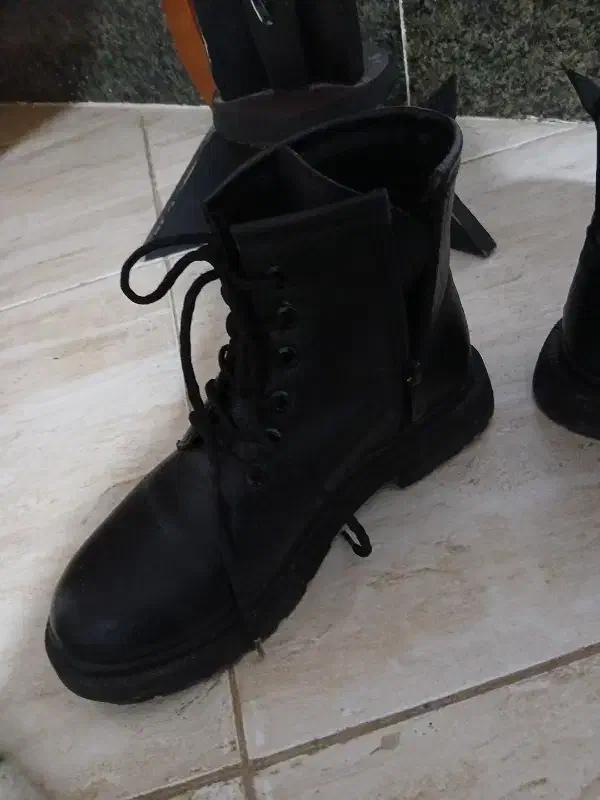 نیم بوت|کیف، کفش، کمربند|اسفراین, |دیوار