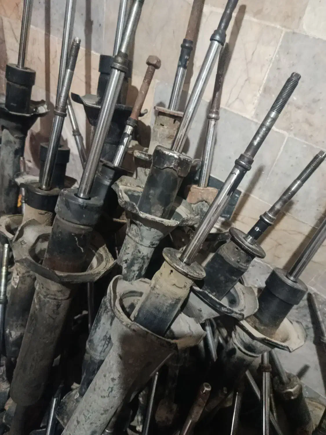 انواع کمک فنر پراید پژو پیکان ۲۰۶قیمت مناسب|قطعات یدکی و لوازم جانبی|مشهد, طبرسی شمالی|دیوار