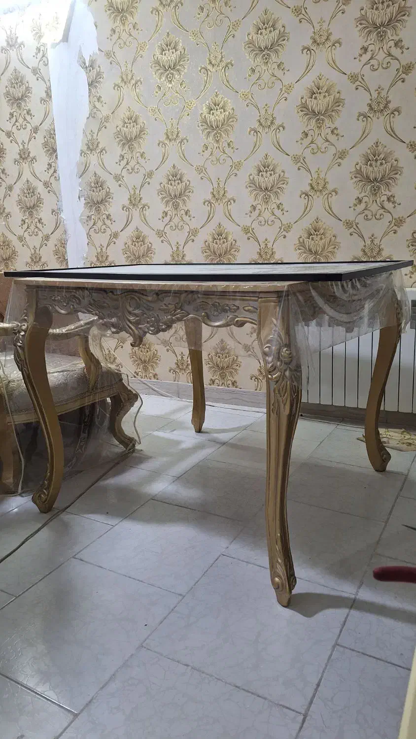 میز تک|میز و صندلی غذاخوری|مشهد, شفا|دیوار