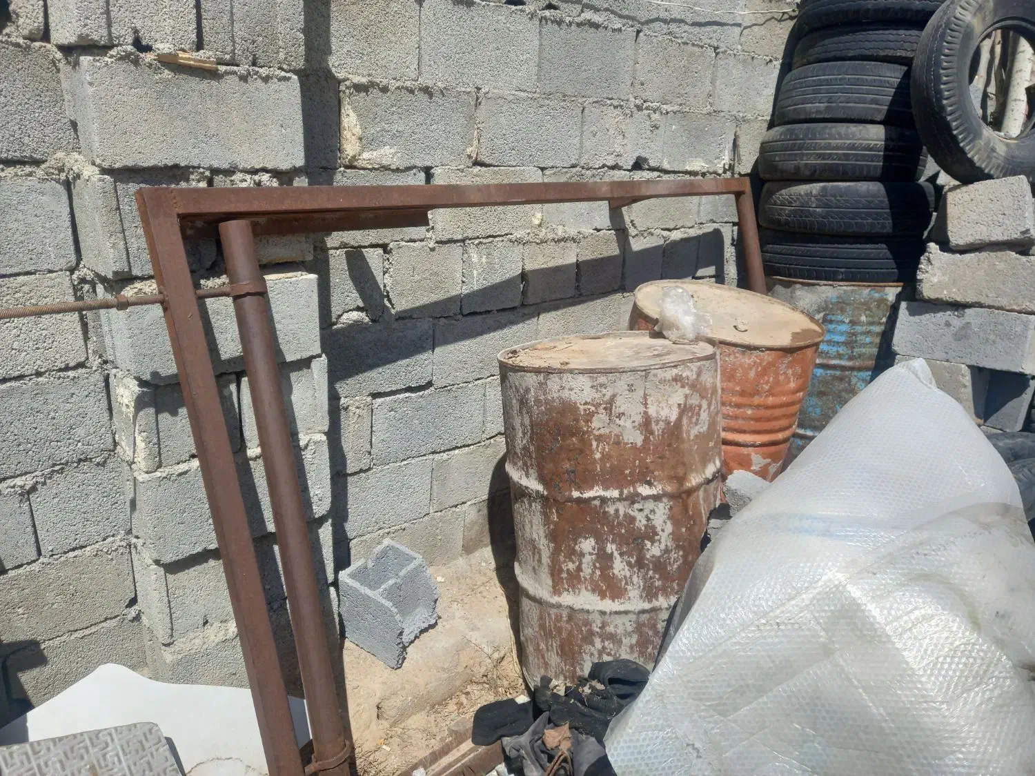 کارگاه قالی بافی زر و نیم|گلیم، جاجیم، گبه|بروجن, |دیوار