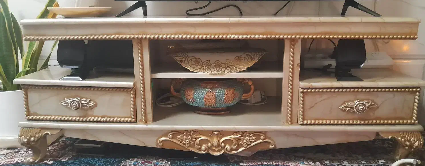 میزتلوزیون رنگ طلایی  قیمت ۲۵۰۰|میز تلویزیون|ورامین, شهرک مدرس|دیوار