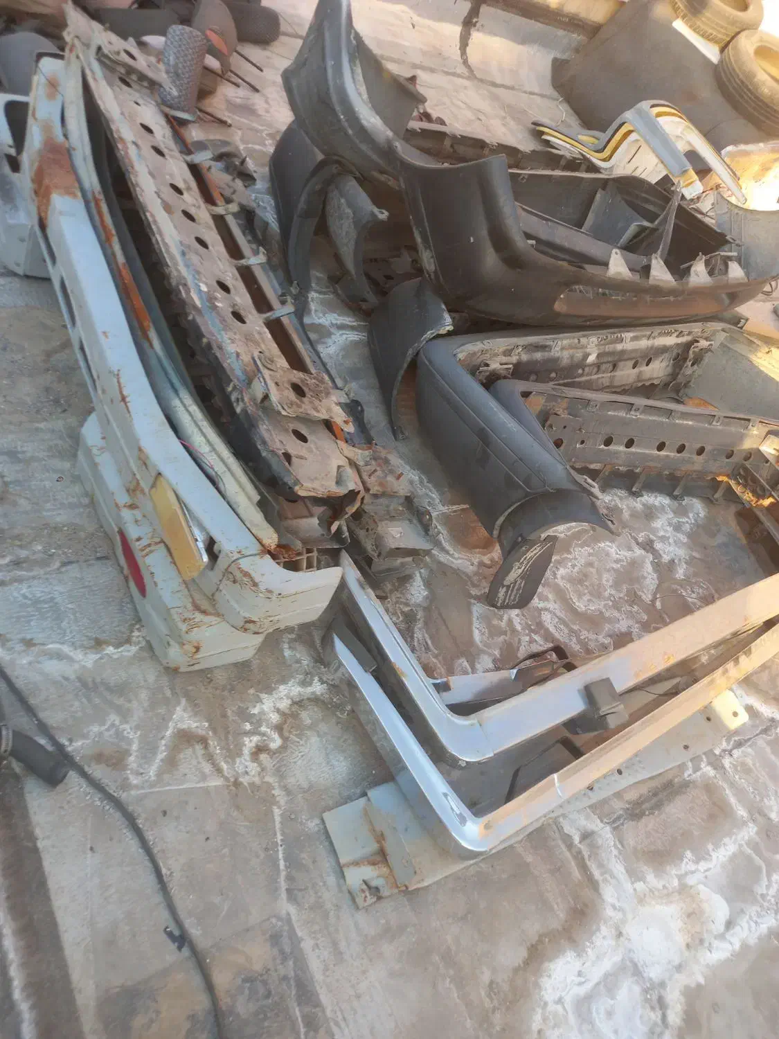 خمره اگزوز سپر و دیاق پراید پژو۴۰۵آردیpkپیکان روآ|قطعات یدکی و لوازم جانبی|شیراز, شریف‌آباد|دیوار