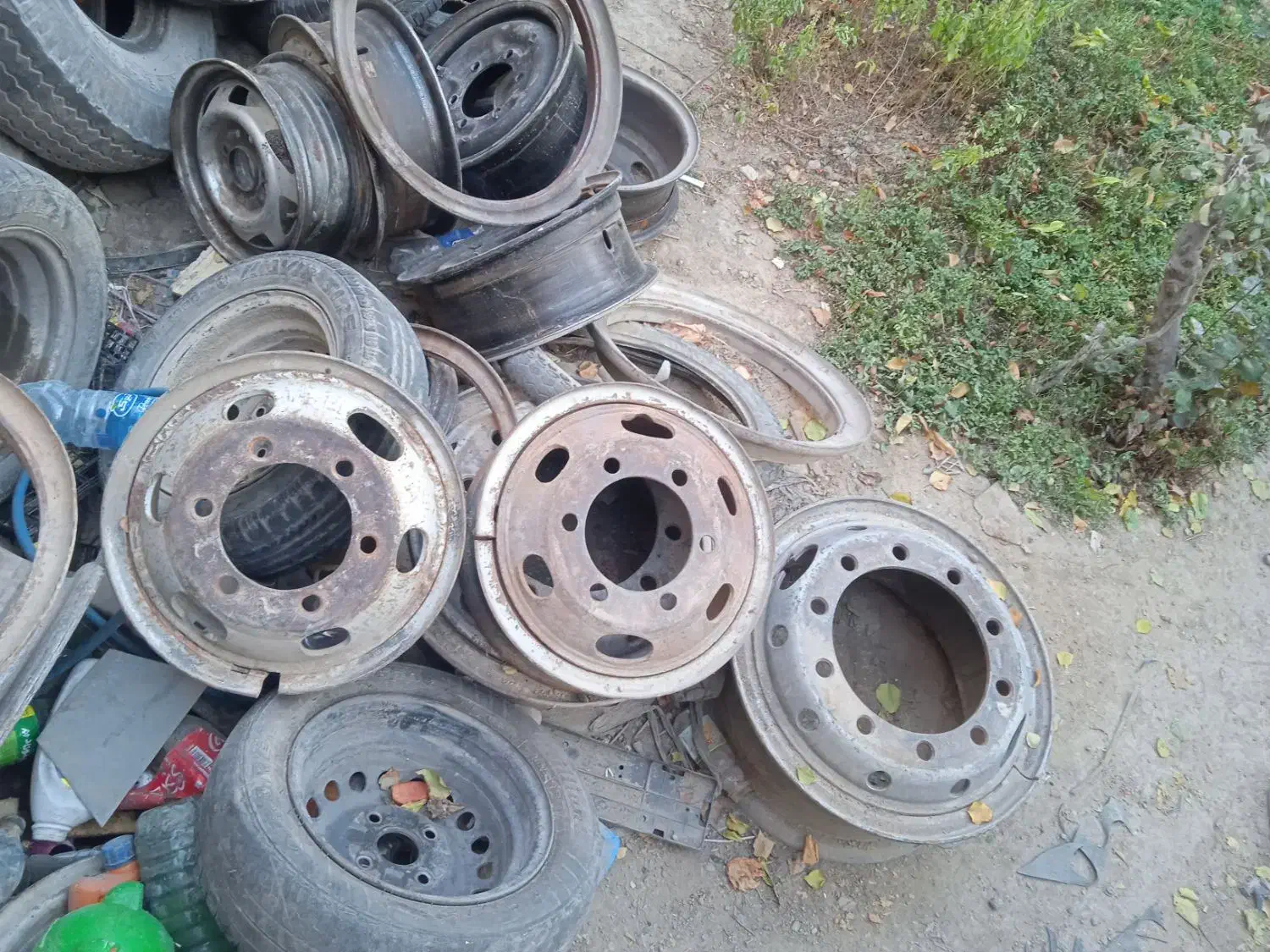 لاستیک نیسان وخاور  تریلی کشاورزی|قطعات یدکی و لوازم جانبی|بجنورد, |دیوار