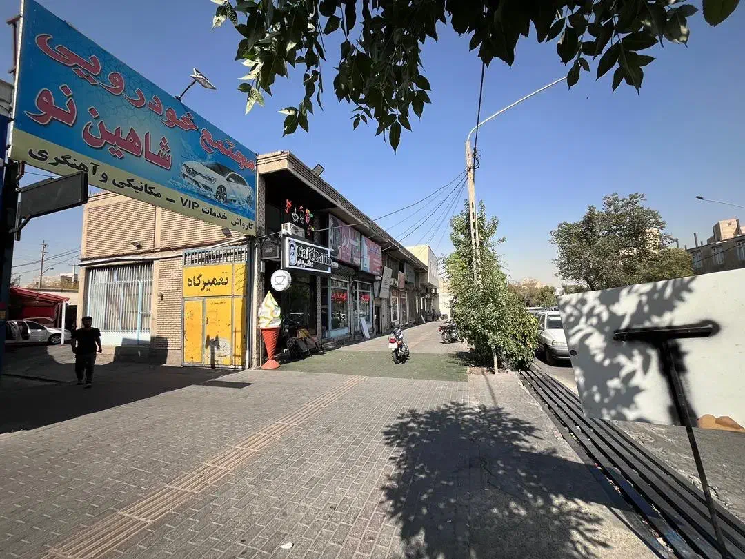 فروش فوری مجموعه تجاری بارانداز (گاراژ) در منجم|فروش مغازه و غرفه|تبریز, |دیوار