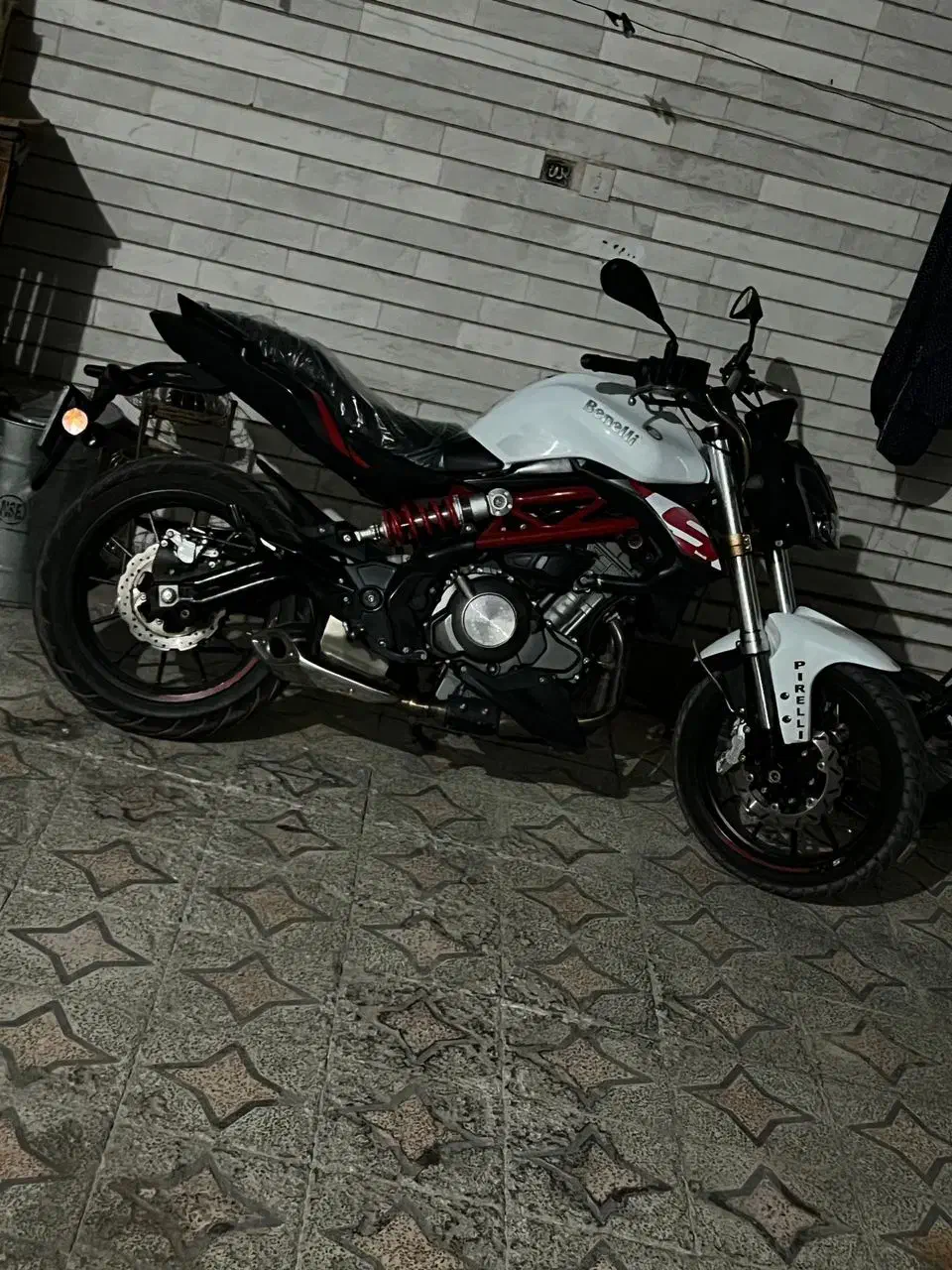 بنلی300|موتورسیکلت|خمینیشهر, |دیوار