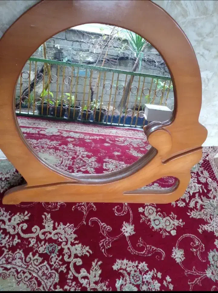 اینه|آینه|لشت نشا, |دیوار