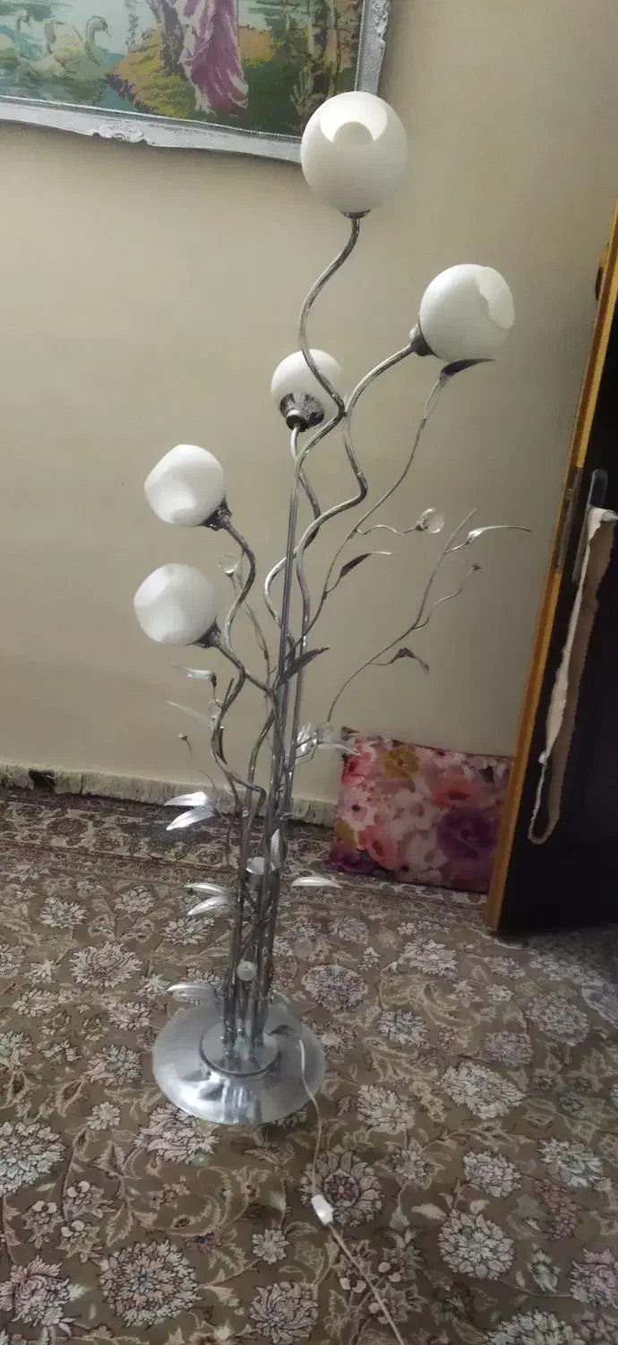 آباژور ایستاده|چراغ خواب و آباژور|گلبهار, شهر جدید گلبهار|دیوار