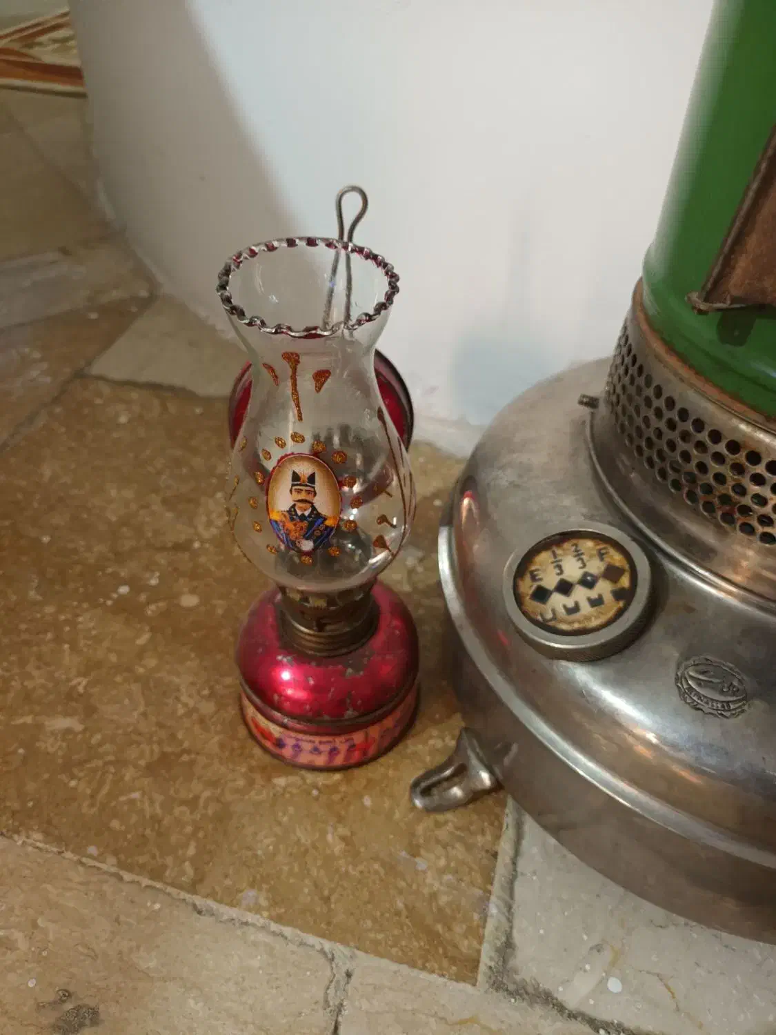 عتیقه جات|کلکسیون اشیاء عتیقه|رودهن, |دیوار