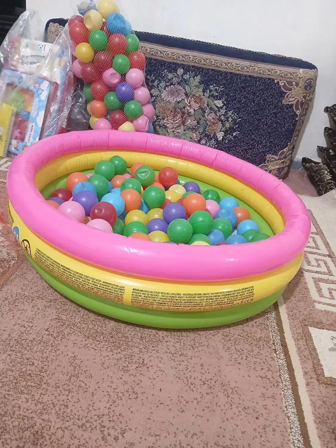 استخر بادی همراه با توپ|اسباببازی بچه|تهران, شهرک طالقانی|دیوار