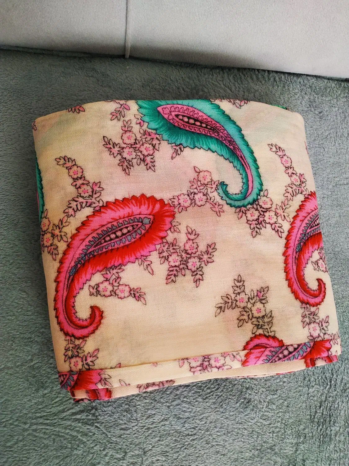 پشتوین و قواره|لباس|سقز, |دیوار