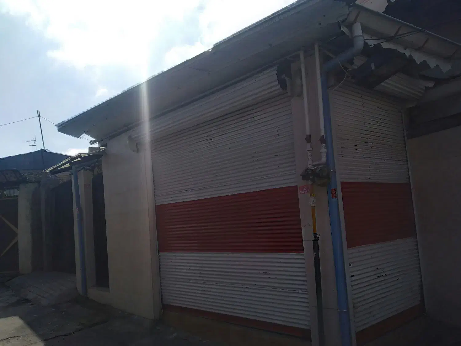 اجاره مغازه داخل ولکس|اجارهٔ مغازه و غرفه|رشت, ولکس|دیوار