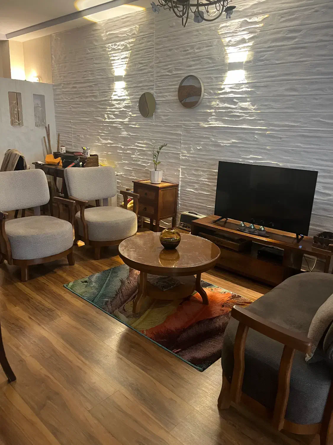 نیم ست مبل با میز وسط کاملا سالم|مبلمان خانگی و میز عسلی|کرج, کوی مهر|دیوار