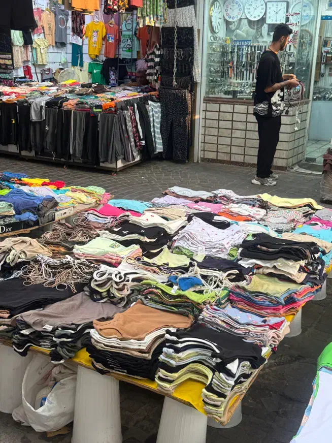 همکار اقا بساط لباس دخترانه|استخدام خدمات فروشگاه و رستوران|رشت, بازار|دیوار