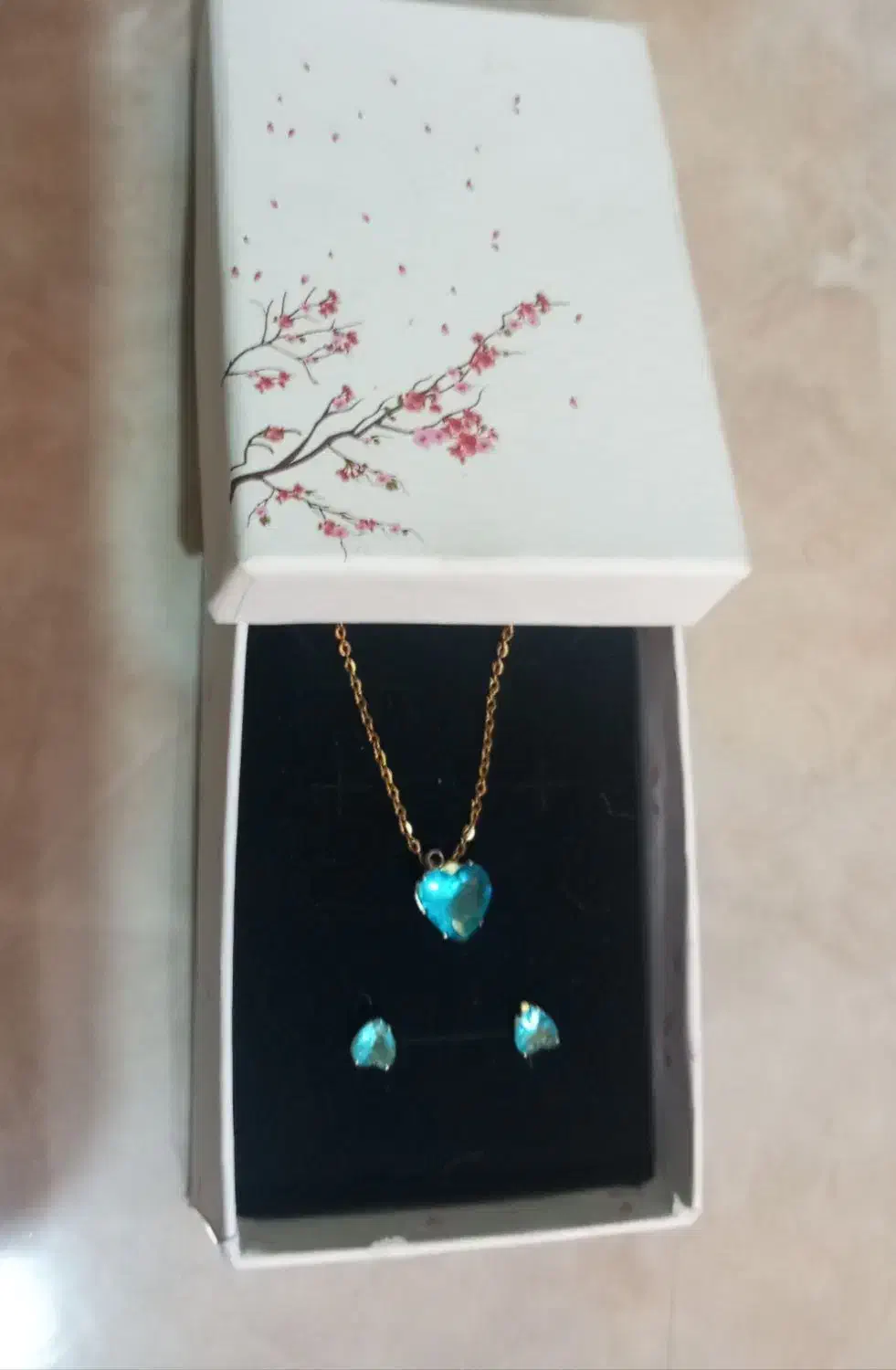 ست و نیم ست های نو و رنگ ثابت|بدلیجات|سمنان, |دیوار